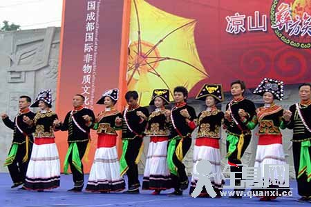 彝族舞蹈欣赏——达体舞