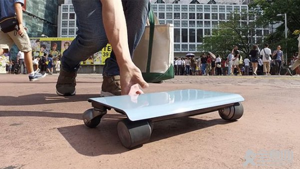 可以放包里电动车 在日本走红