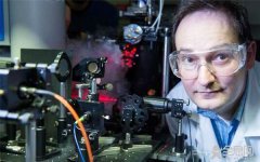 爱尔兰研究员设计金字塔形量子点LED