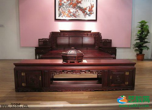 2010“天工艺苑*百花杯” 中国工艺美术精品奖金奖作品中信红木《龙传福地床》