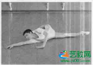后蜷腿下叉