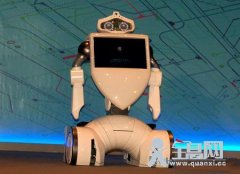 英特尔IDF展会上的复旦研制的机器人