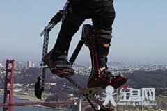  发明家研制仿生鸵鸟靴:让人像车一样快