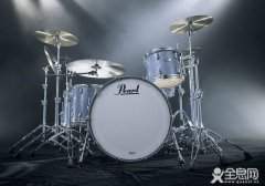 52岁小学教师自制架子鼓演奏《茉莉花》