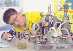 南京举办中国教育机器人大赛 600多名学生参赛