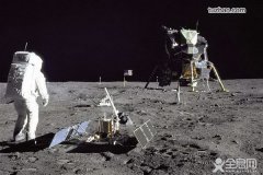阿波罗11号登月内幕：曾与外星人UFO僵