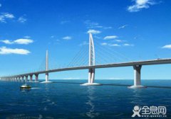 港珠澳大桥成新晋景点 乘船参观者络绎不绝